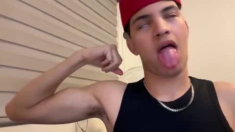 sbouchikh03 online show from February 2026 06:32:02 AM