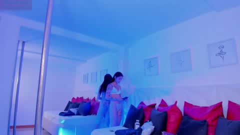 Scarlet online show from April 2026 04:35:02 PM