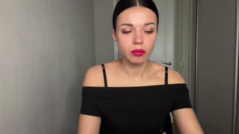 Snapshot of scarlet_daisy_ chatting on May 2026 07:02:02 AM Sophie online show from May 2026 07:02:02 AM