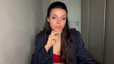 Snapshot of scarlet_daisy_ chatting on May 2026 07:37:02 AM Sophie online show from May 2026 07:37:02 AM