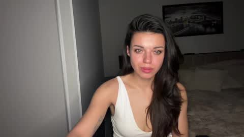 Snapshot of scarlet_daisy_ chatting on May 2026 07:10:02 PM Sophie online show from May 2026 07:10:02 PM
