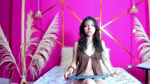 Snapshot of scarlet_dream5 chatting on April 2026 12:23:01 PM Scarlet online show from April 2026 12:23:01 PM