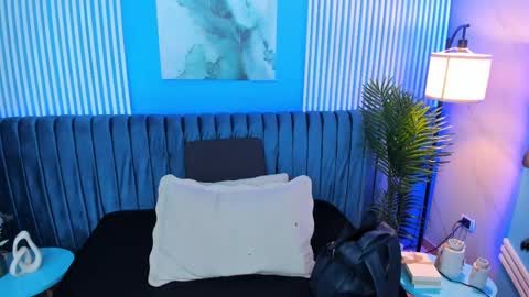 Scarlet Edwars online show from January 2025 11:42:02 AM