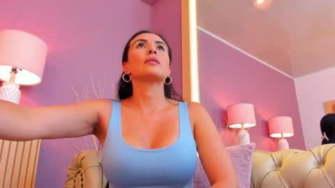 Scarlet Edwars online show from January 2025 04:02:01 PM