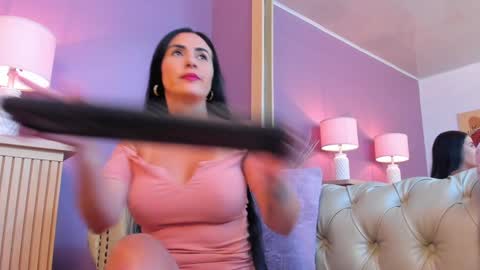 Scarlet Edwars online show from January 2025 12:02:02 PM