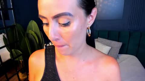 Scarlet Edwars online show from February 2025 01:29:02 AM