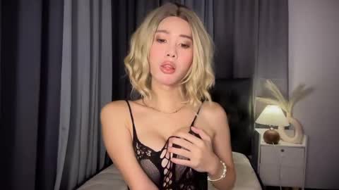 Snapshot of scarlet_hetland chatting on May 2026 03:52:02 PM sweet scarlete online show from May 2026 03:52:02 PM