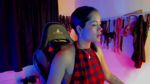 scarlet taylor kennedy online show from September 2025 09:38:01 PM