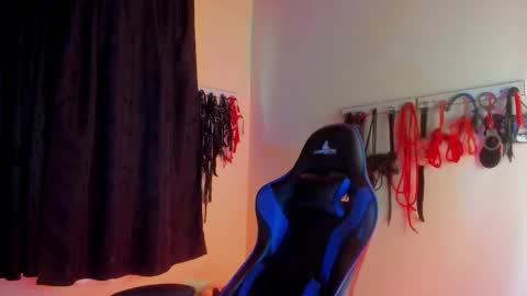 scarlet taylor kennedy online show from October 2025 10:10:01 PM