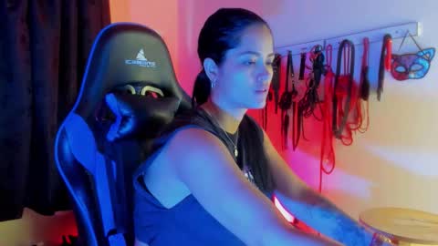 scarlet taylor kennedy online show from December 2025 05:41:02 PM