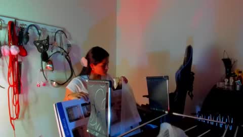 scarlet taylor kennedy online show from April 2026 08:24:02 PM