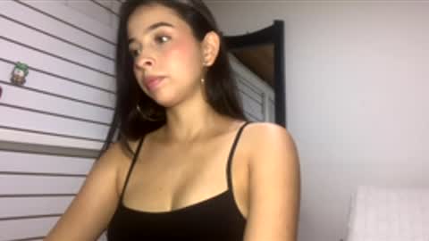 scarlet_muse18 online show from April 2026 10:37:02 PM