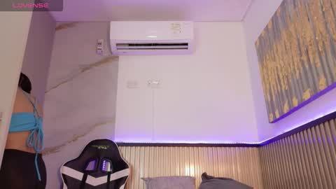 scarlet_vixen_ online show from February 2026 01:27:01 PM