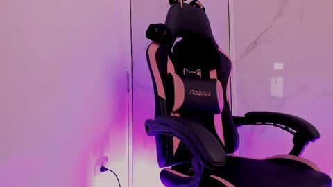 Scarlet online show from April 2026 12:36:02 PM