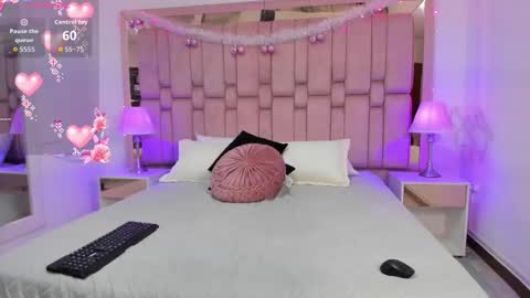 Scarlet online show from December 2025 03:28:02 PM