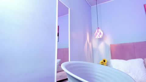 Scarlet  online show from February 2025 07:05:01 AM