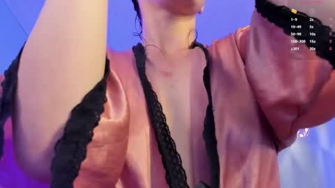 Scarlet  online show from September 2025 10:01:02 PM