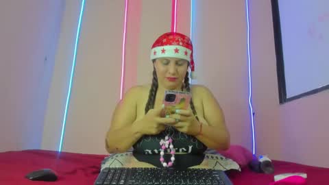 Snapshot of scarleth_blonde chatting on December 2024 07:35:01 PM SCARLETH online show from December 2024 07:35:01 PM