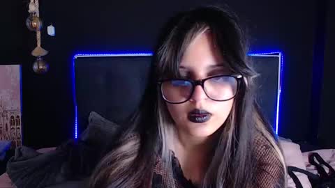 Snapshot of scarleth_shadow chatting on March 2025 07:45:01 AM SCARLETH online show from March 2025 07:45:01 AM