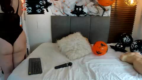 scarleth online show from October 2025 04:08:01 PM