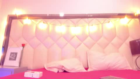 scarlethbigbug online show from February 2026 11:44:02 AM