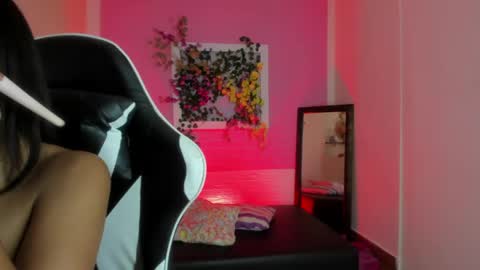 scarlett_lune online show from May 2026 06:45:02 PM