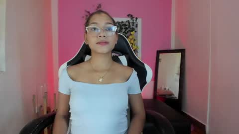 scarlett_lune online show from June 2026 11:23:01 AM