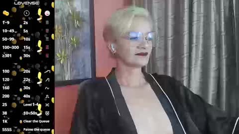 Scarlett online show from September 2025 12:10:01 AM