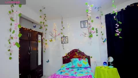 Scarlett Summers  online show from March 2026 01:22:01 AM