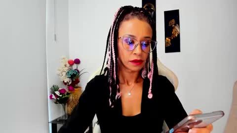 Snapshot of scarlettmalbec chatting on February 2025 10:17:02 PM Scarlett online show from February 2025 10:17:02 PM