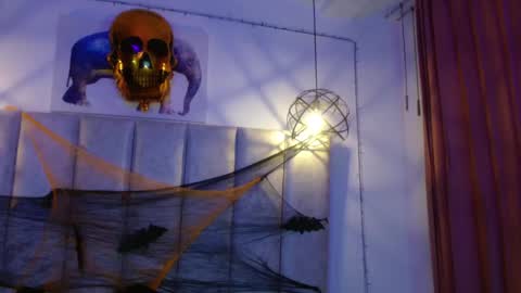 Snapshot of scarlettqueencs chatting on November 2025 04:37:01 AM Scarlett online show from November 2025 04:37:01 AM