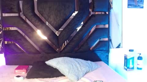 Snapshot of scarlettqueencs chatting on November 2025 02:23:01 AM Scarlett online show from November 2025 02:23:01 AM