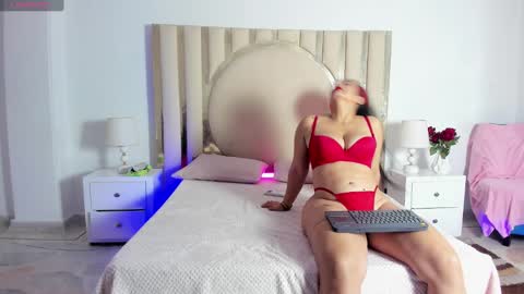 Scarlett Ross  online show from February 2025 11:55:01 AM