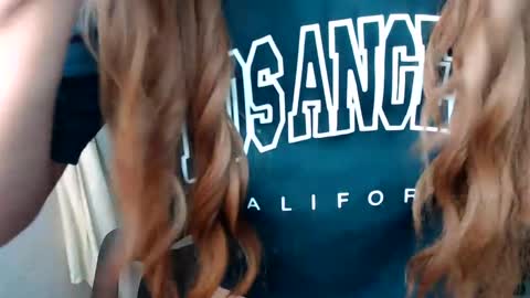 Queen Scarlet online show from February 2025 01:40:02 PM