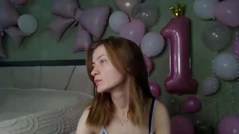 Snapshot of scented_elsa chatting on June 2026 07:32:02 AM Elsa online show from June 2026 07:32:02 AM
