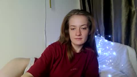 Snapshot of scented_elsa chatting on June 2026 05:50:02 PM Elsa online show from June 2026 05:50:02 PM
