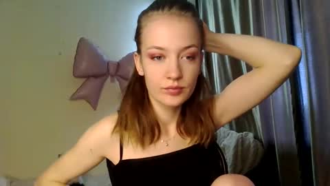 Snapshot of scented_elsa chatting on June 2026 08:07:02 AM Elsa online show from June 2026 08:07:02 AM