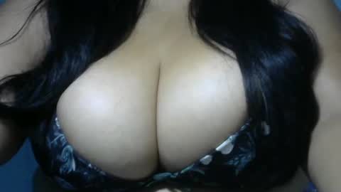 Snapshot of schoco_milf chatting on March 2026 02:24:02 PM mai latina online show from March 2026 02:24:02 PM