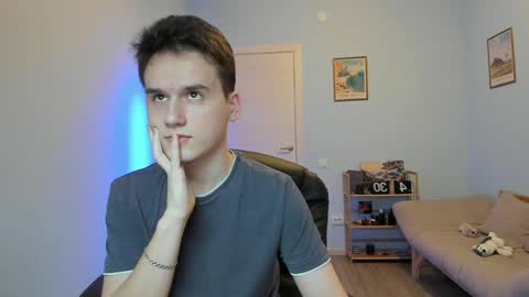 Snapshot of scooby_r chatting on January 2025 05:54:02 AM Thomas brunette and Alex blond online show from January 2025 05:54:02 AM