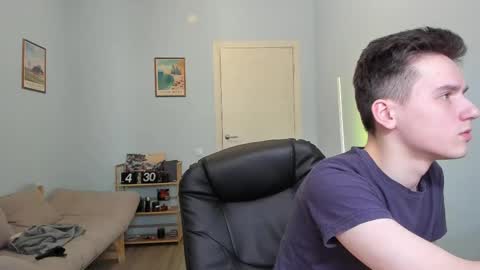 Snapshot of scooby_r chatting on February 2025 08:17:01 AM Thomas brunette and Alex blond online show from February 2025 08:17:01 AM