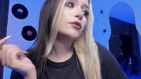 Goddess online show from November 2025 04:00:01 AM