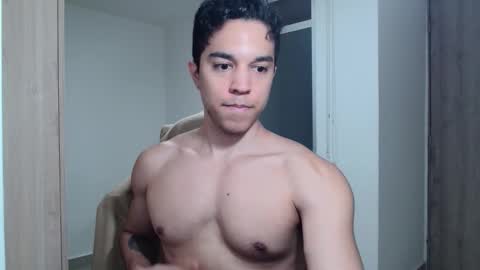 Snapshot of scott_brasher1 chatting on January 2025 11:39:02 PM Twitter Scott brasher1 Instagram Camiloestuardo2 online show from January 2025 11:39:02 PM