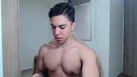 Snapshot of scott_brasher1 chatting on January 2025 10:30:02 PM Twitter Scott brasher1 Instagram Camiloestuardo2 online show from January 2025 10:30:02 PM