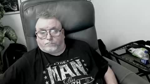 YourBannana1 online show from April 2026 10:07:02 PM