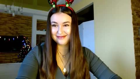 Elizabeth  online show from December 2025 07:57:02 AM