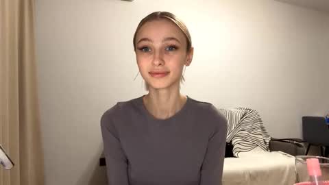 Snapshot of seasonhamiss chatting on March 2026 08:44:01 PM Kate online show from March 2026 08:44:01 PM