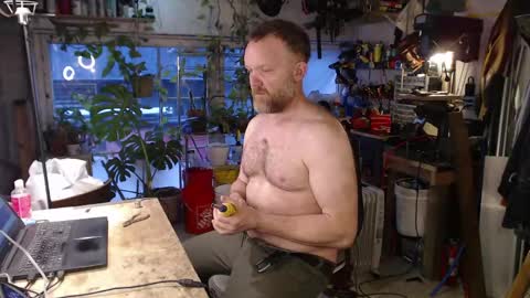 Snapshot of seattlemanwhore chatting on April 2026 02:05:01 PM Seattlemanwhore online show from April 2026 02:05:01 PM