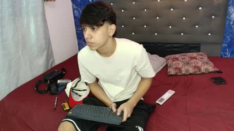 sebas_pretty7 online show from November 2025 12:38:02 PM