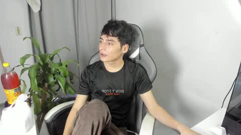 Snapshot of sebas_rosse chatting on April 2026 10:36:02 PM sebastian online show from April 2026 10:36:02 PM