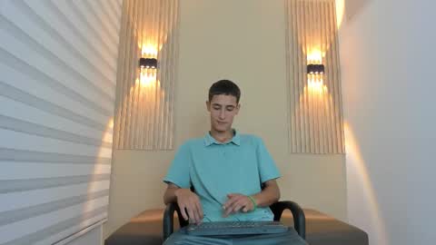 sebass_r online show from November 2025 07:23:01 PM